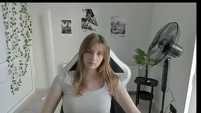 Snapshot of NeyliDream chatting on June 5, 1:17 pm NeyliDream online show from June 5, 1:17 pm