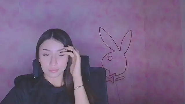 Snapshot of AlisaBubbles chatting on November 8, 6:39 am AlisaBubbles online show from November 8, 6:39 am