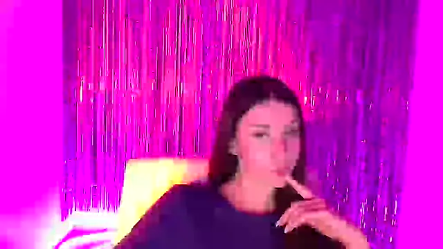 Snapshot of AlisaBubbles chatting on September 29, 11:38 am AlisaBubbles online show from September 29, 11:38 am