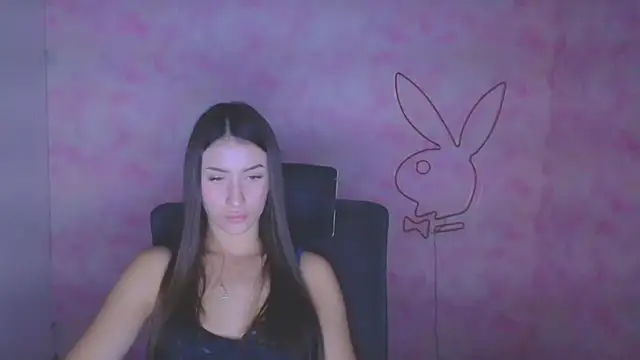 Snapshot of AlisaBubbles chatting on October 29, 7:18 am AlisaBubbles online show from October 29, 7:18 am