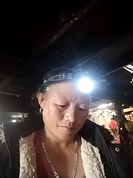 Snapshot of Samdim23 chatting on November 15, 2:48 am Samdim23 online show from November 15, 2:48 am