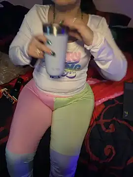 Snapshot of shortywidaphatty chatting on February 13, 2:06 pm shortywidaphatty online show from February 13, 2:06 pm