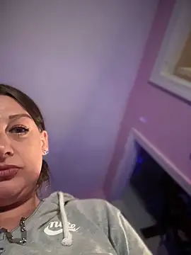 Snapshot of shortywidaphatty chatting on October 28, 1:21 pm shortywidaphatty online show from October 28, 1:21 pm