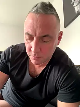 Marronglace1 online show from December 16, 2:43 pm