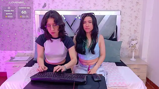 Snapshot of jupiterysaturno chatting on September 17, 4:09 pm jupiterysaturno online show from September 17, 4:09 pm