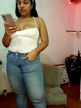 girlpee online show from November 13, 12:09 pm