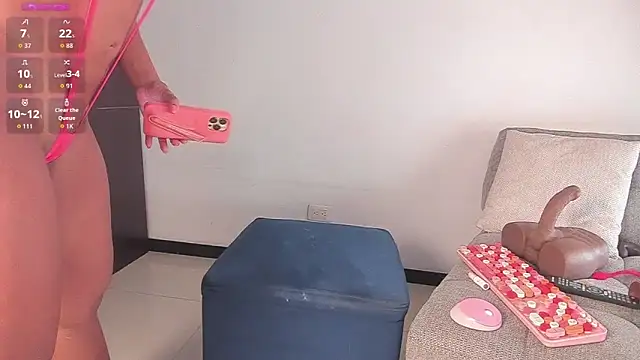 Snapshot of AvaFerrera chatting on February 9, 9:02 pm AvaFerrera online show from February 9, 9:02 pm