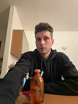 Malcom2f online show from April 24, 2:24 am