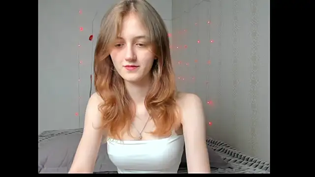dreamy pollyyy online show from May 14, 7:22 pm