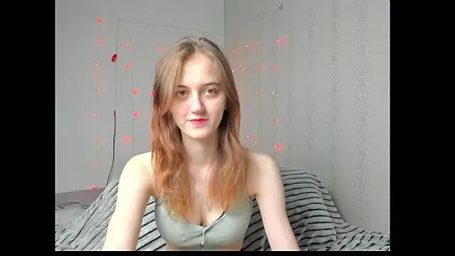 dreamy pollyyy online show from April 13, 4:11 pm