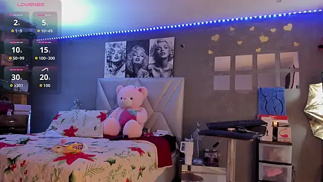 Snapshot of sexyzoe_69 chatting on October 22, 10:08 pm sexyzoe 69 online show from October 22, 10:08 pm