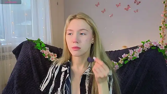 Succubelle online show from January 18, 7:56 am