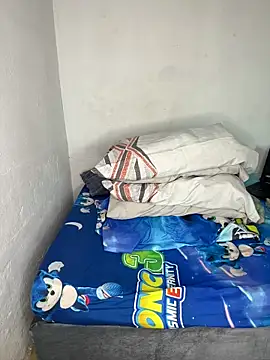 Yasmine  Hayat online show from December 22, 1:22 pm