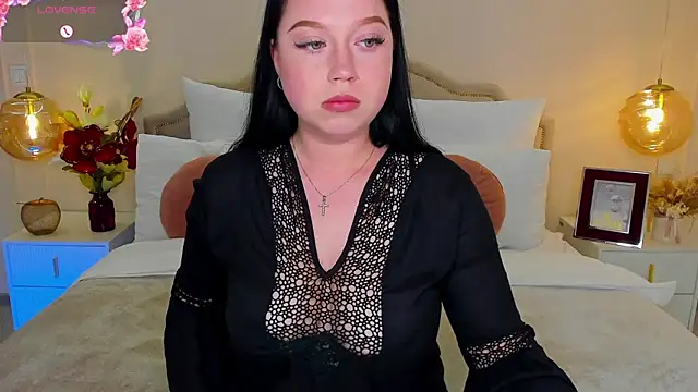 LexiePat online show from July 7, 12:20 pm