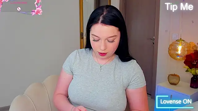 LexiePat online show from April 17, 12:19 pm