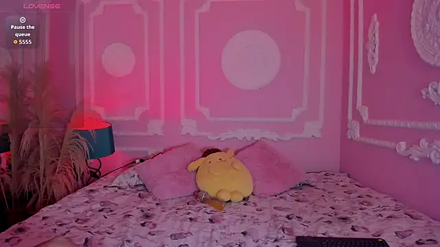 Snapshot of EmilyBorch chatting on November 3, 12:42 pm EmilyBorch online show from November 3, 12:42 pm