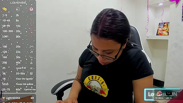 susan mooree online show from February 8, 7:33 pm