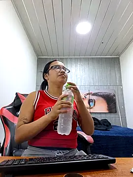 susan mooree online show from November 28, 6:41 pm