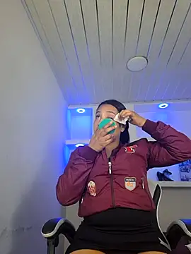 susan mooree online show from February 3, 8:47 pm