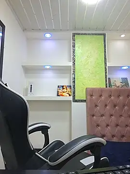 susan mooree online show from November 30, 5:58 pm