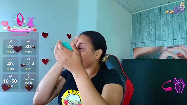 susan mooree online show from February 25, 8:19 pm