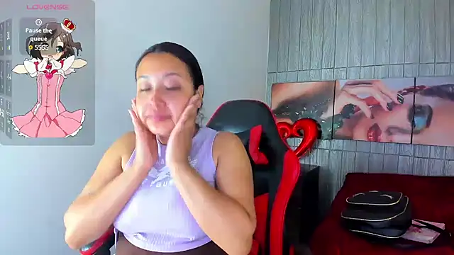 susan mooree online show from April 16, 8:20 pm