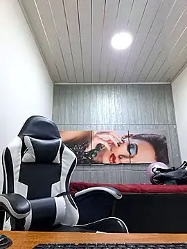 susan mooree online show from January 6, 7:29 pm