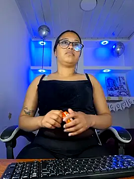 susan mooree online show from February 15, 7:02 pm