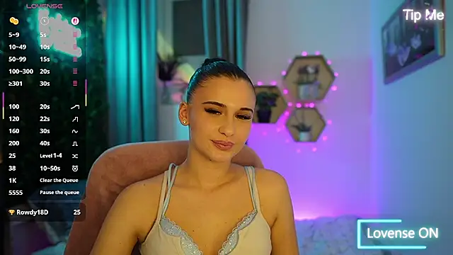 Snapshot of Betty_Grey chatting on October 22, 7:24 pm Betty Grey online show from October 22, 7:24 pm