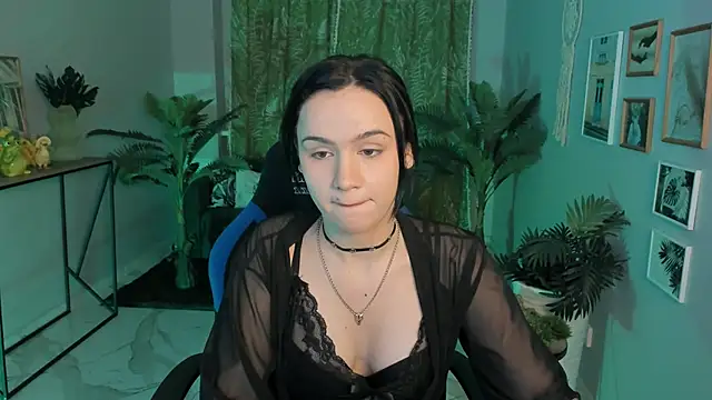 MonicaFarmer online show from February 3, 2:53 am