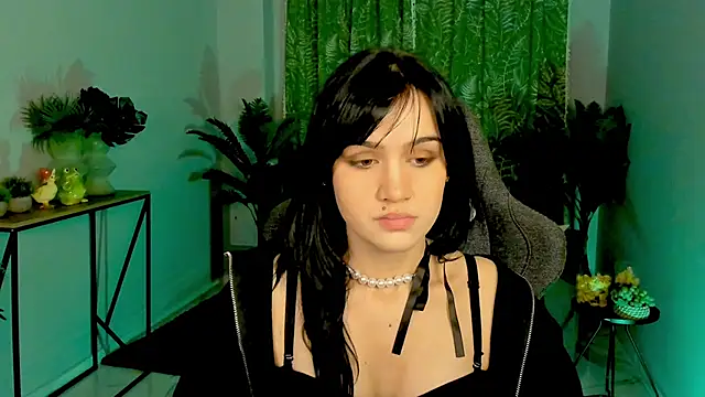 MonicaFarmer online show from October 23, 8:51 pm