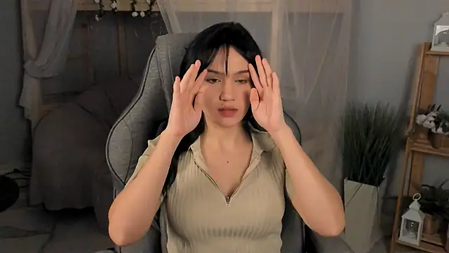 MonicaFarmer online show from November 30, 5:47 pm