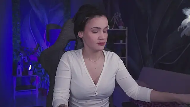 MonicaFarmer online show from March 22, 2:37 am