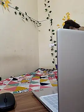 Snapshot of mia_ka_khalifaaa chatting on September 16, 7:04 pm mia ka khalifaaa online show from September 16, 7:04 pm