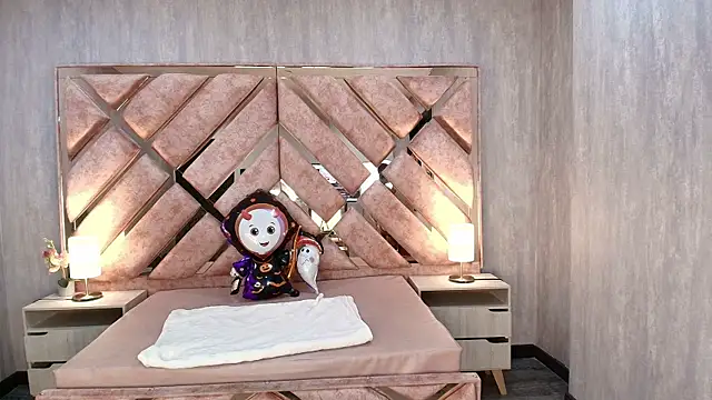 ANABELL BROWN online show from October 7, 7:26 pm