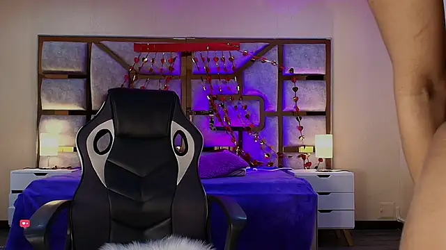 ANABELL BROWN online show from February 24, 7:37 pm