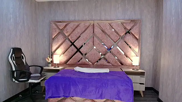 ANABELL BROWN online show from November 27, 8:09 pm