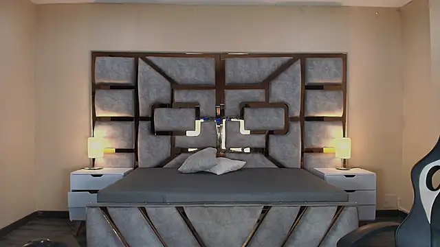 ANABELL BROWN online show from April 17, 12:52 pm