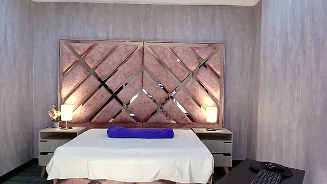 ANABELL BROWN online show from November 25, 7:47 pm