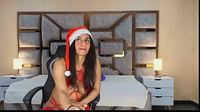 ANABELL BROWN online show from December 16, 8:35 pm