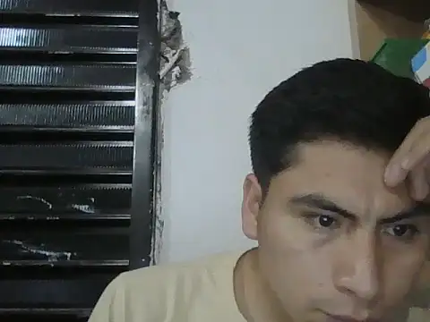 Snapshot of Migueles96 chatting on September 13, 2:44 am Migueles96 online show from September 13, 2:44 am