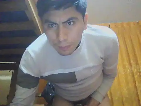 Snapshot of Migueles96 chatting on October 17, 6:50 am Migueles96 online show from October 17, 6:50 am