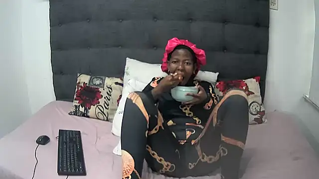 Snapshot of pinkyxbarbie2 chatting on October 7, 3:57 pm pinkyxbarbie2 online show from October 7, 3:57 pm