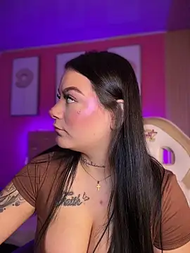 Snapshot of Megaan__More chatting on June 21, 3:34 am Megaan More online show from June 21, 3:34 am
