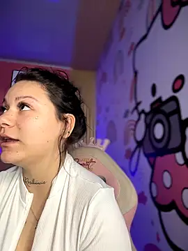 Snapshot of Megaan__More chatting on November 7, 2:38 am Megaan More online show from November 7, 2:38 am