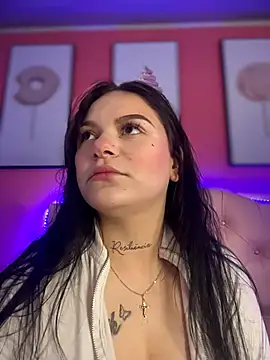 Snapshot of Megaan__More chatting on November 10, 2:49 am Megaan More online show from November 10, 2:49 am