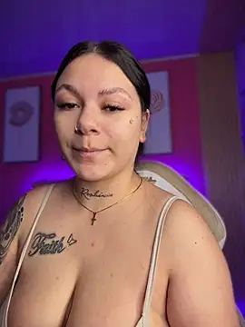 Snapshot of Megaan__More chatting on July 5, 4:19 am Megaan More online show from July 5, 4:19 am