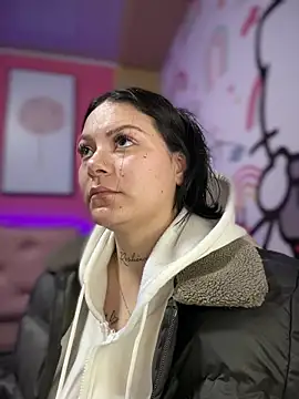 Snapshot of Megaan__More chatting on November 20, 2:23 am Megaan More online show from November 20, 2:23 am