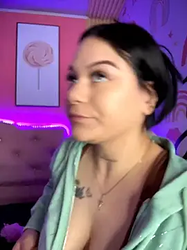 Snapshot of Megaan__More chatting on November 30, 1:39 am Megaan More online show from November 30, 1:39 am