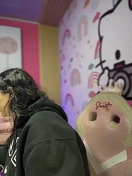 Snapshot of Megaan__More chatting on November 12, 1:43 am Megaan More online show from November 12, 1:43 am